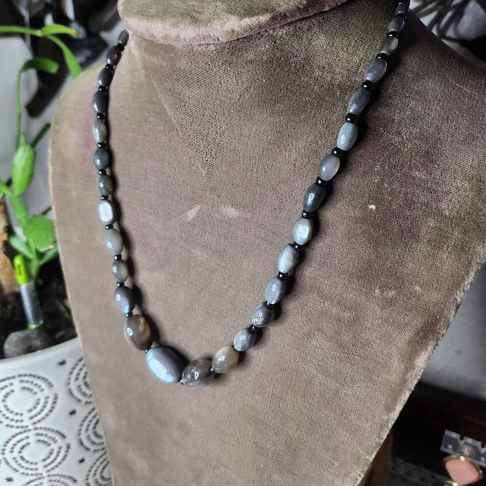 Gorgeous Luster Gray Mother Of Pearl Shell Oblong Beaded Graduated Necklace
